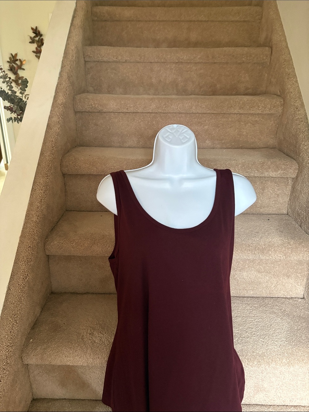 NWOT Old Navy Women's Burgundy Scoop Neck Tank Top in 2X